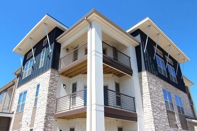 82 Flats - Photo 2 of 5