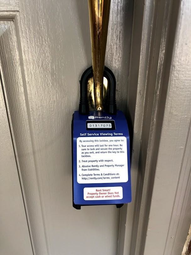 2109 Merritt Way - Photo 2 of 32