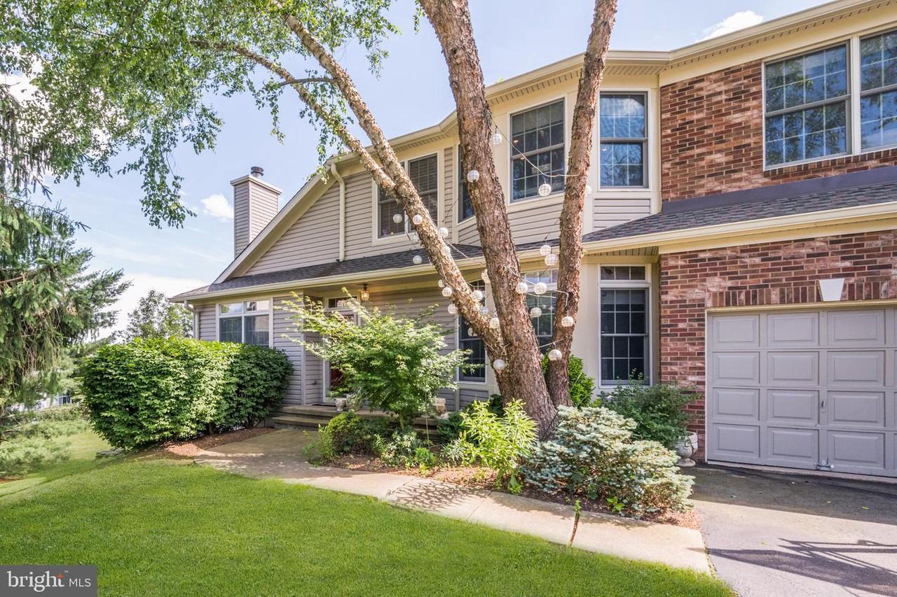 32 Wilkinson Way - Photo 3 of 28