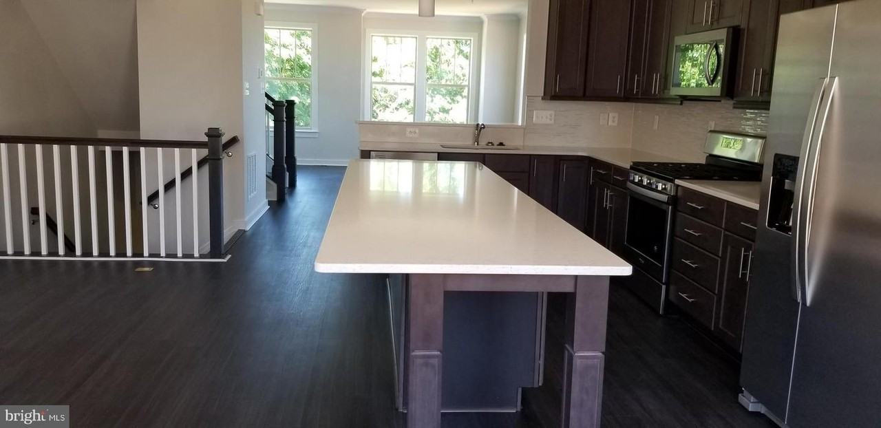 821 Badger Avenue - Photo 2 of 14