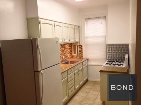 52 E Clifford Pl #2 - Photo 2 of 4