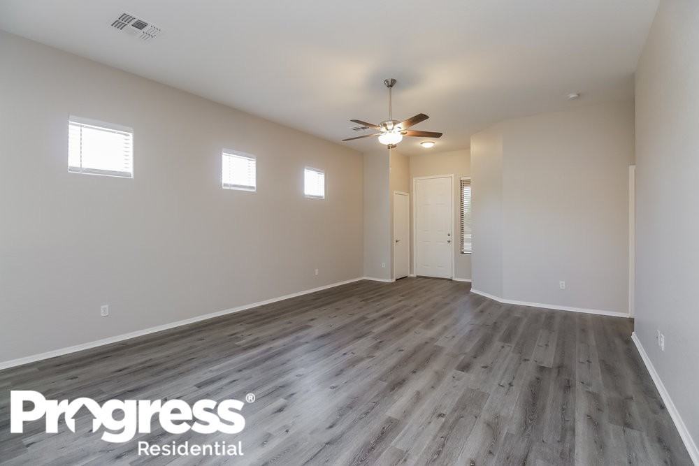 996 E Sheffield Ave - Photo 3 of 18