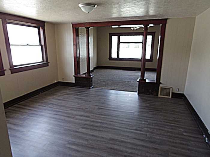 2209 Adams Ave - Photo 3 of 9