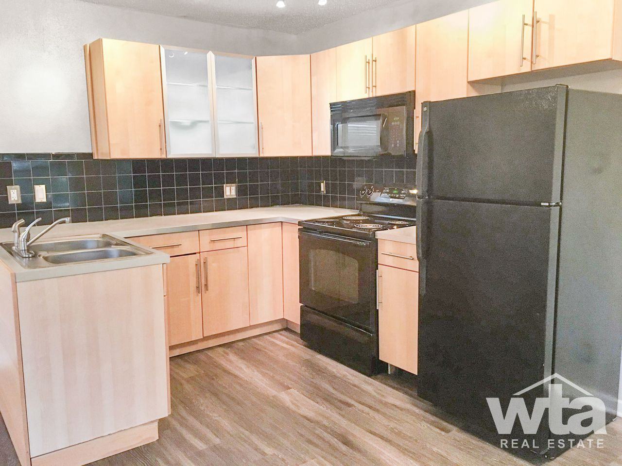 2207 SOUTH 5TH ST - Photo 2 of 17