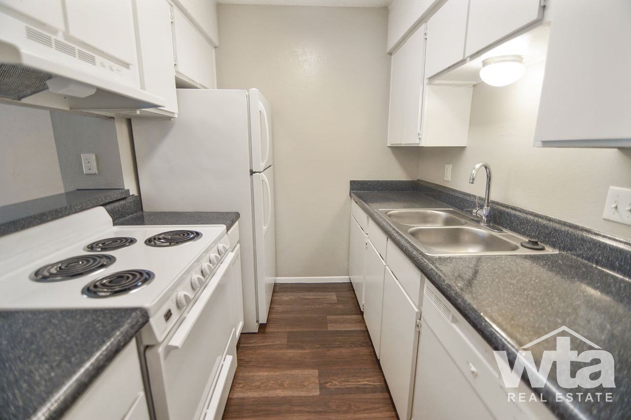 4821 E RIVERSIDE - Photo 2 of 15