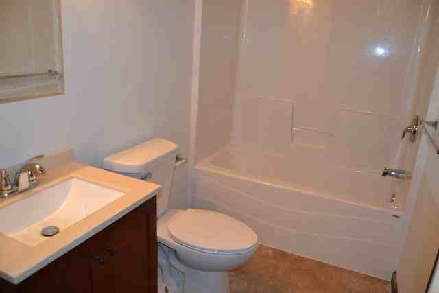 321 E Bluff St - Photo 3 of 24