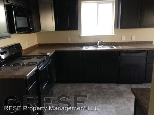 1305 Westbridge Cir - Photo 2 of 8