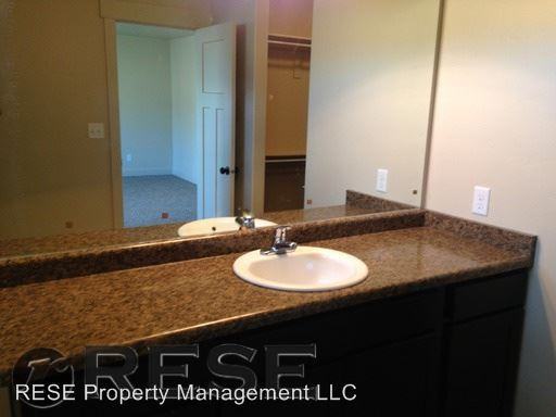 1305 Westbridge Cir - Photo 3 of 8