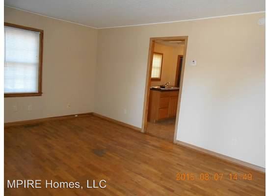 1212 N Main St - Photo 3 of 11