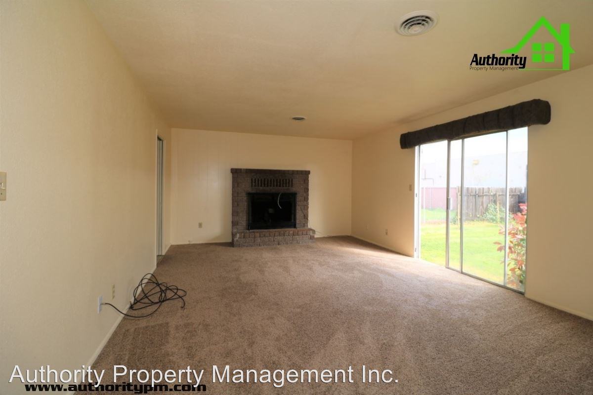 6475 El Camino Dr - Photo 3 of 28