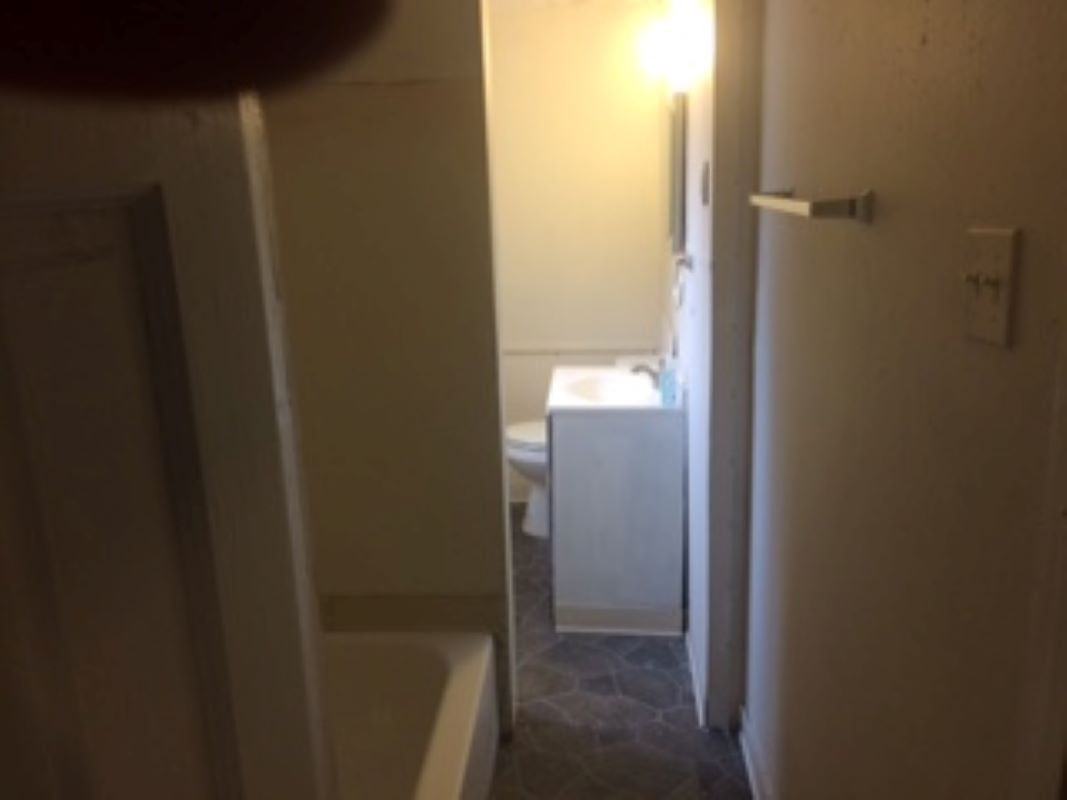 1740 Arlington Ave - Photo 2 of 3