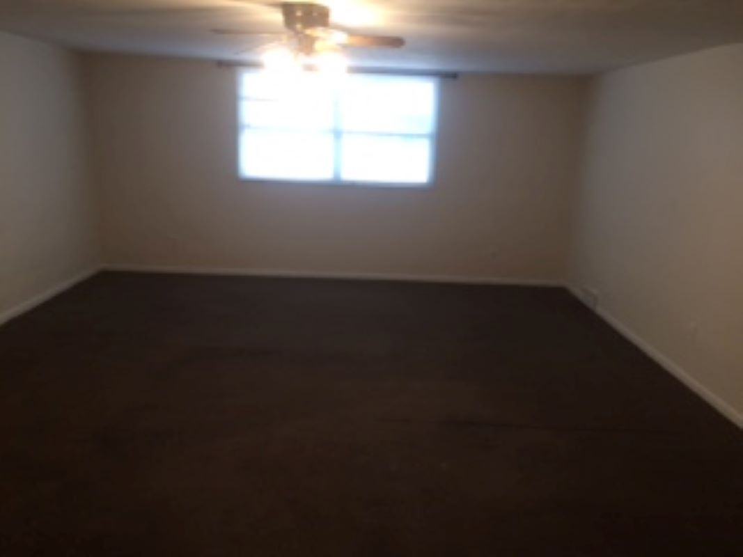 1740 Arlington Ave - Photo 3 of 3