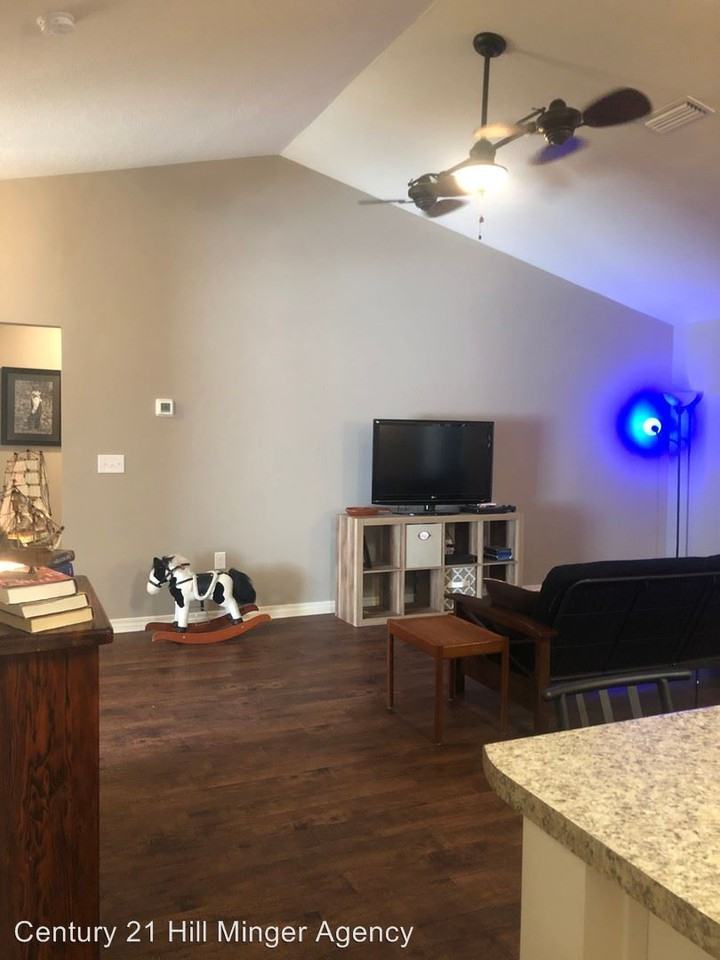 961 Valley Rd - Photo 3 of 18