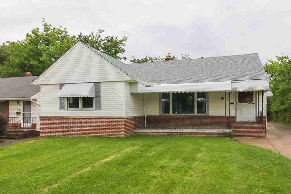 23 Willard Ave - Photo 2 of 40