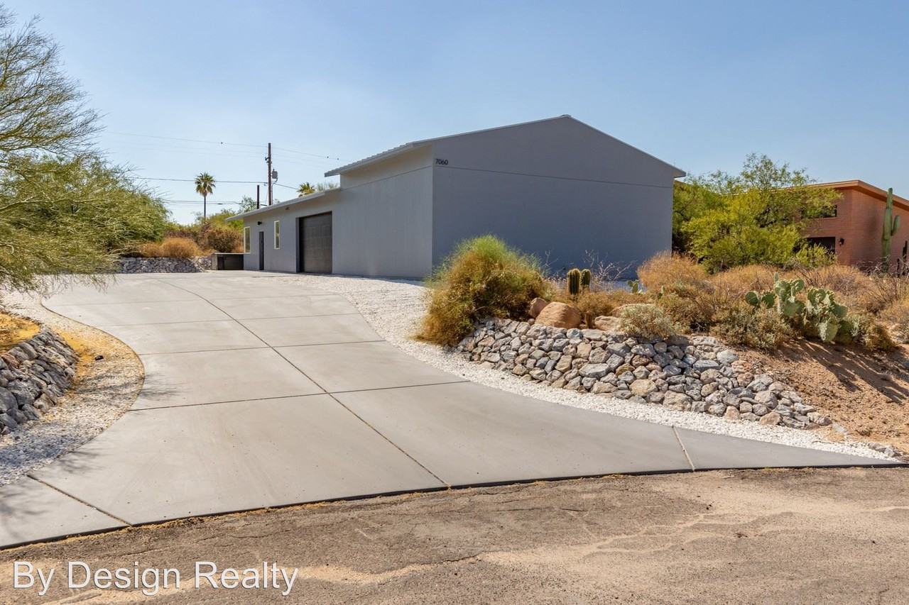 7060 N Montecatina Dr - Photo 2 of 39