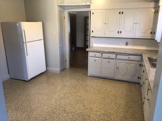 81 Broad St - Photo 3 of 21