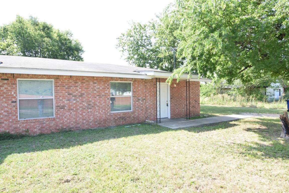 144 Compton St - Photo 2 of 12