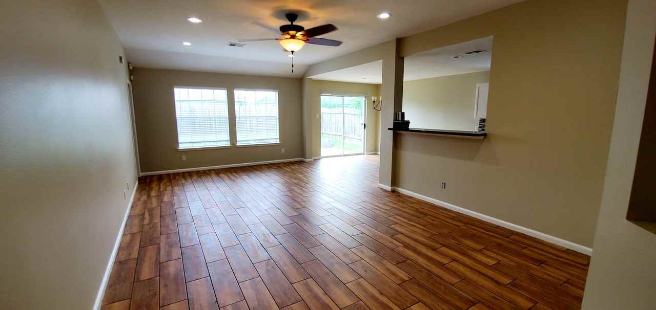 17426 Glenmorris Dr - Photo 3 of 14