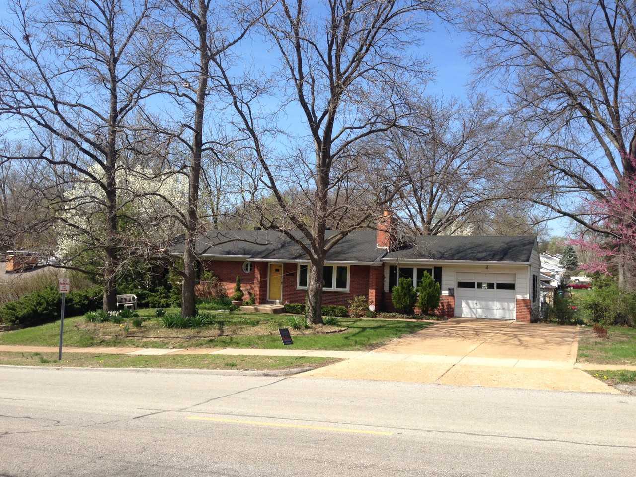 1005 W Essex Ave - Photo 2 of 12