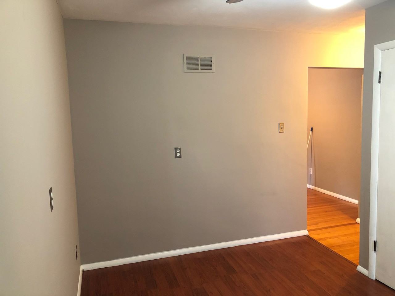 1005 W Essex Ave - Photo 3 of 12