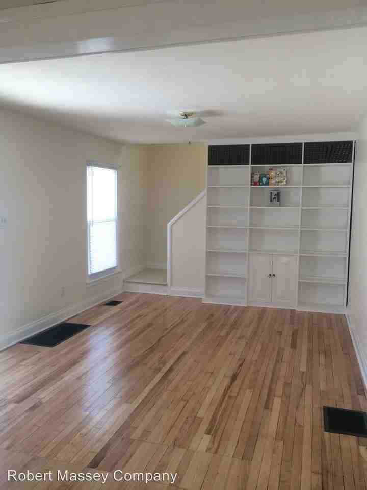 5402 Southside Dr - Photo 2 of 10