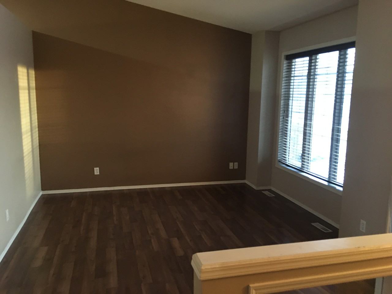 310 Regency Dr - Photo 2 of 11