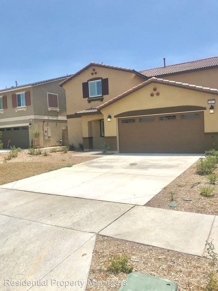 15077 Larkstone St - Photo 2 of 16