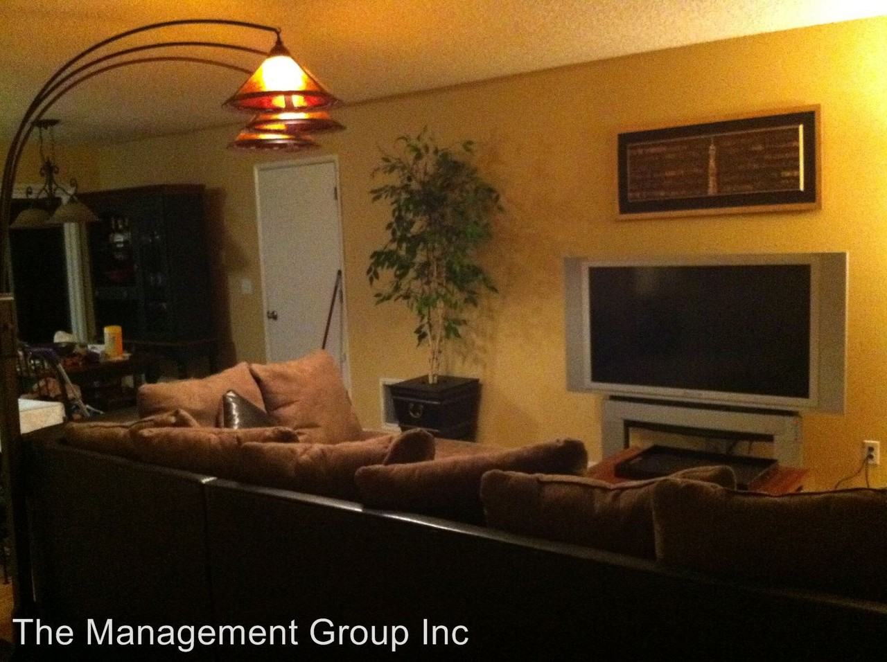 14313 NE 79th St - Photo 3 of 12