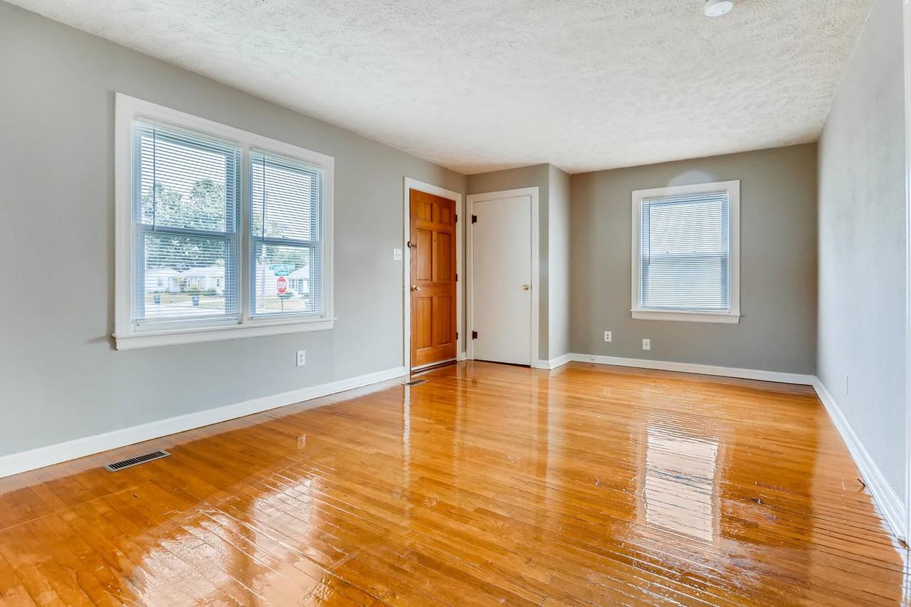 800 N Lincoln Park Dr - Photo 3 of 7