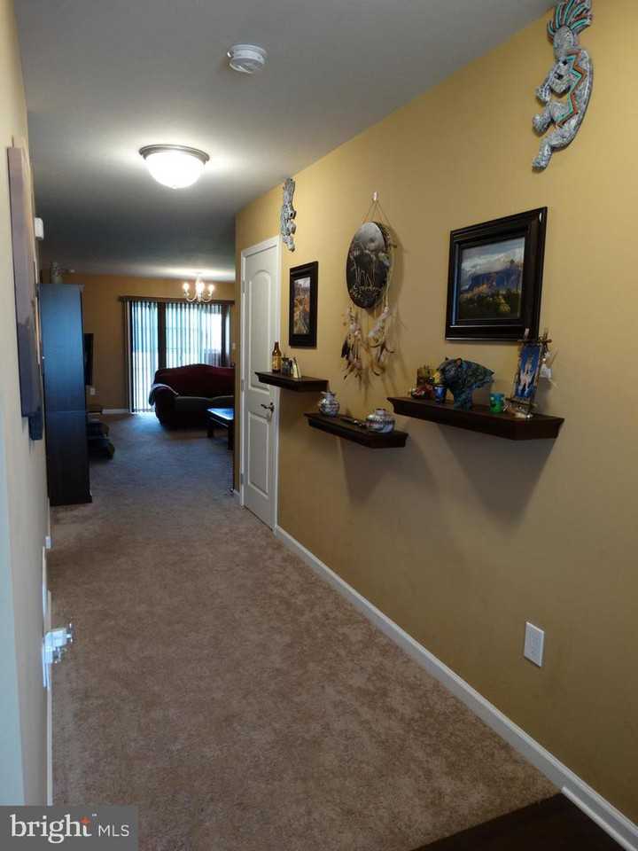 533 Cambridge Ln - Photo 3 of 32