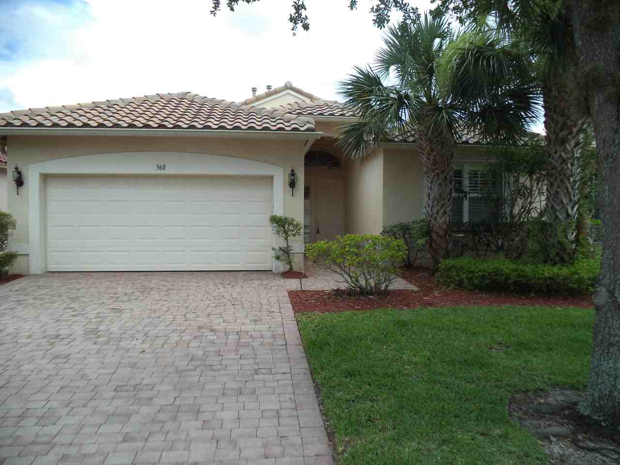 360 Nw Shoreline Circle - Photo 2 of 23