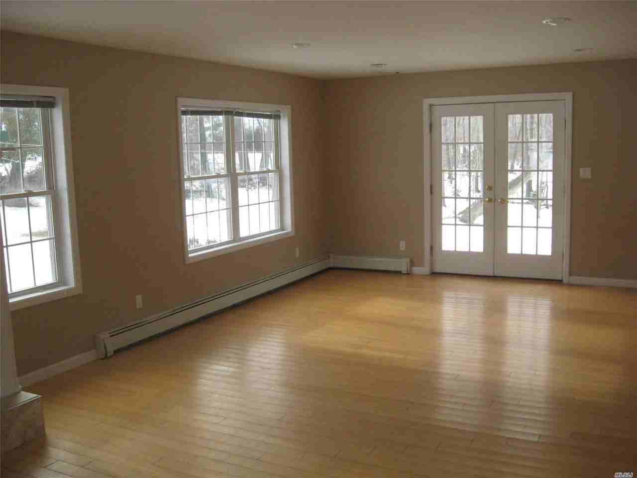 6 Peachtree Ln - Photo 3 of 18