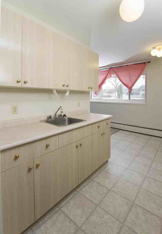 704 Kildare Apartments in Kildare Redonda, Winnipeg, MB R2C 0R2 Zumper