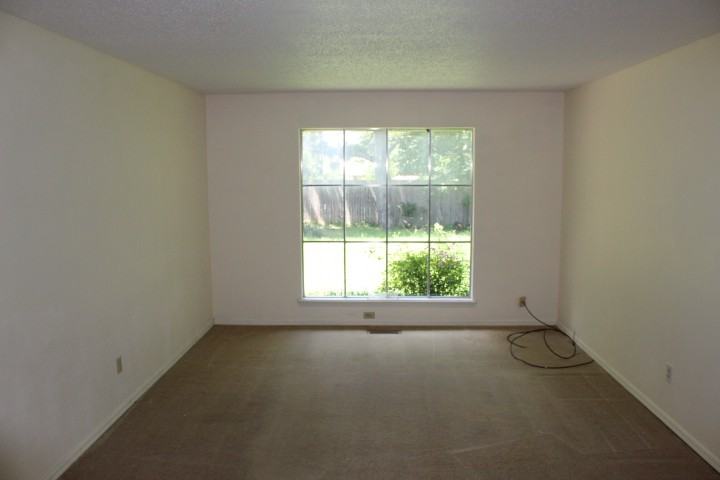 5801 Northwest 82nd Street - Photo 3 of 15