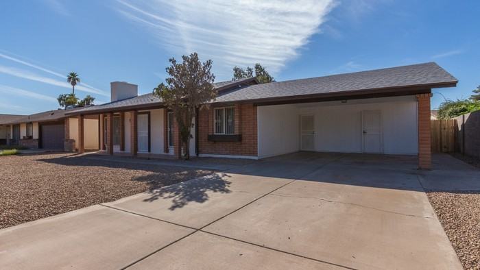 7736 W Flower St - Photo 2 of 20