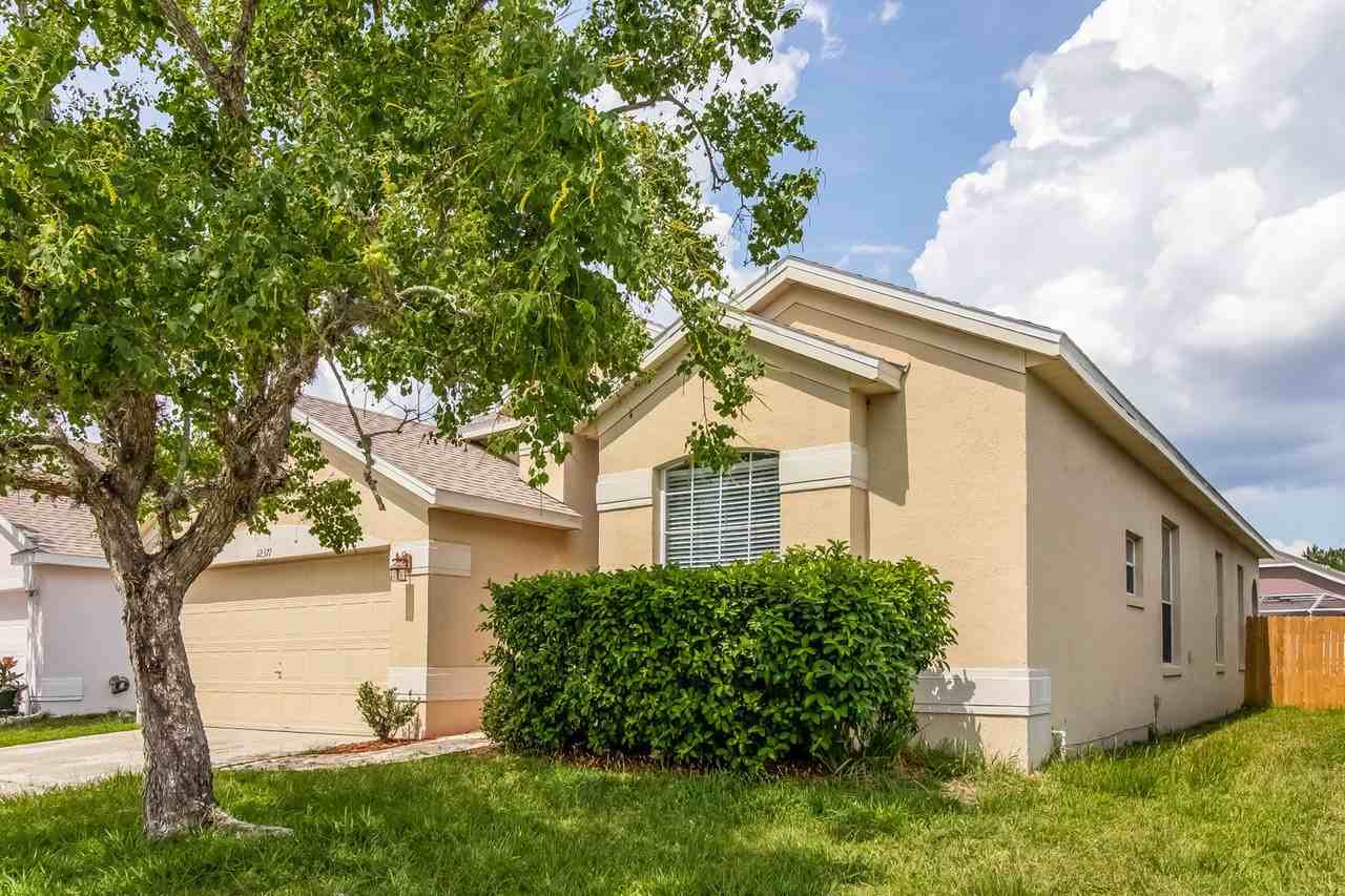12371 Arlington Park Ln - Photo 3 of 21