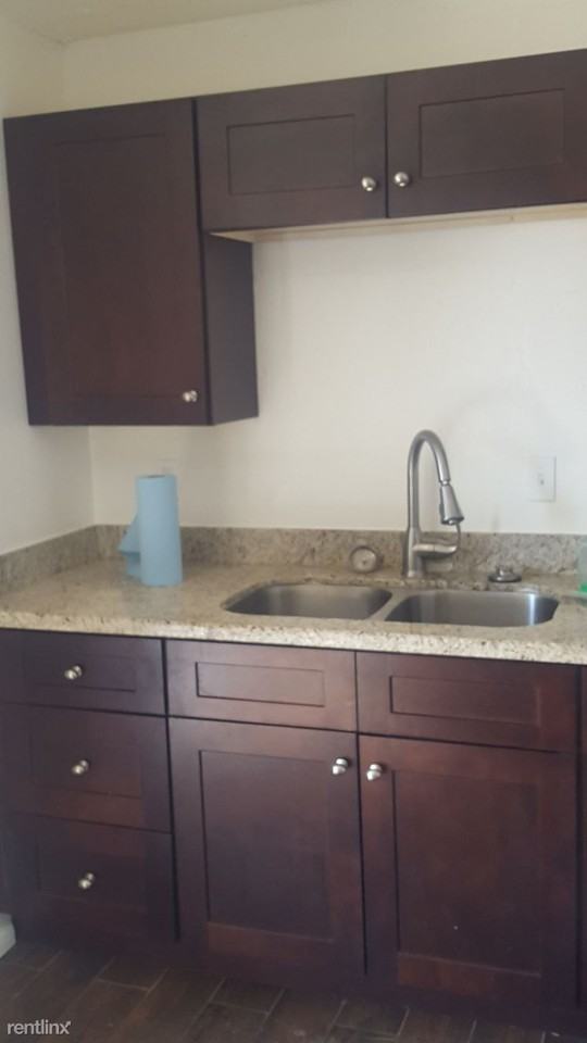 603 N D St - Photo 2 of 15