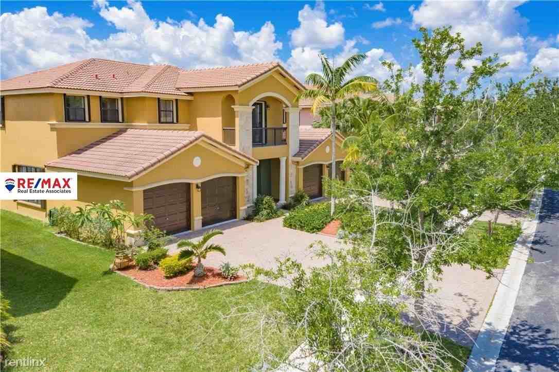 18860 SW 17th Ct - Photo 2 of 50