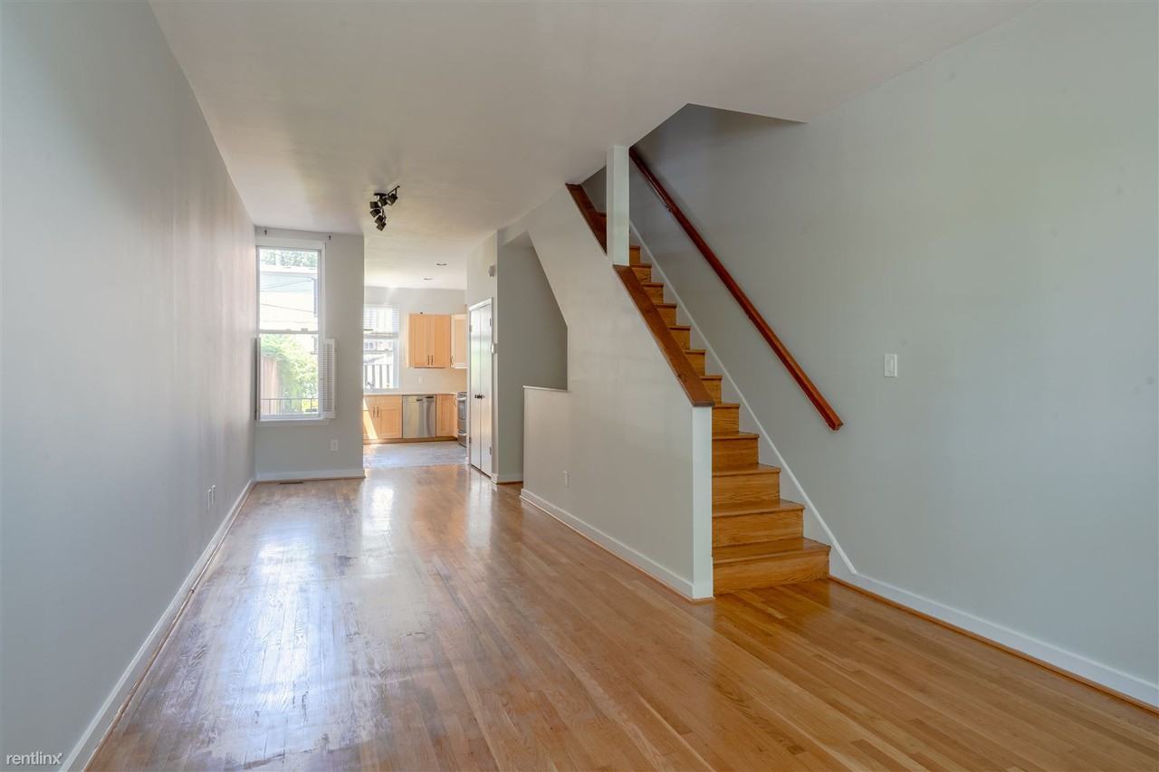 712 Portland St - Photo 2 of 13