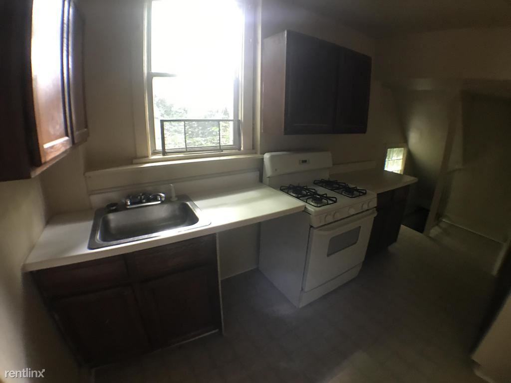 1935 Columbia Ave - Photo 3 of 11