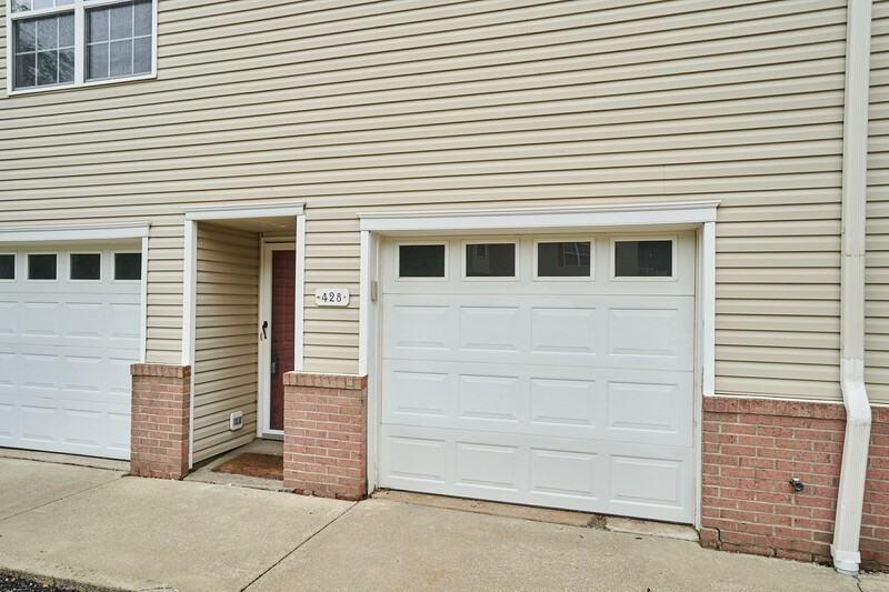 428 Tollis Pkwy - Photo 3 of 14