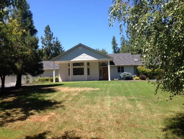 200 Admiral Cir - Photo 3 of 20