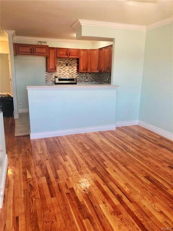 256 Robinson Avenue - Photo 2 of 6