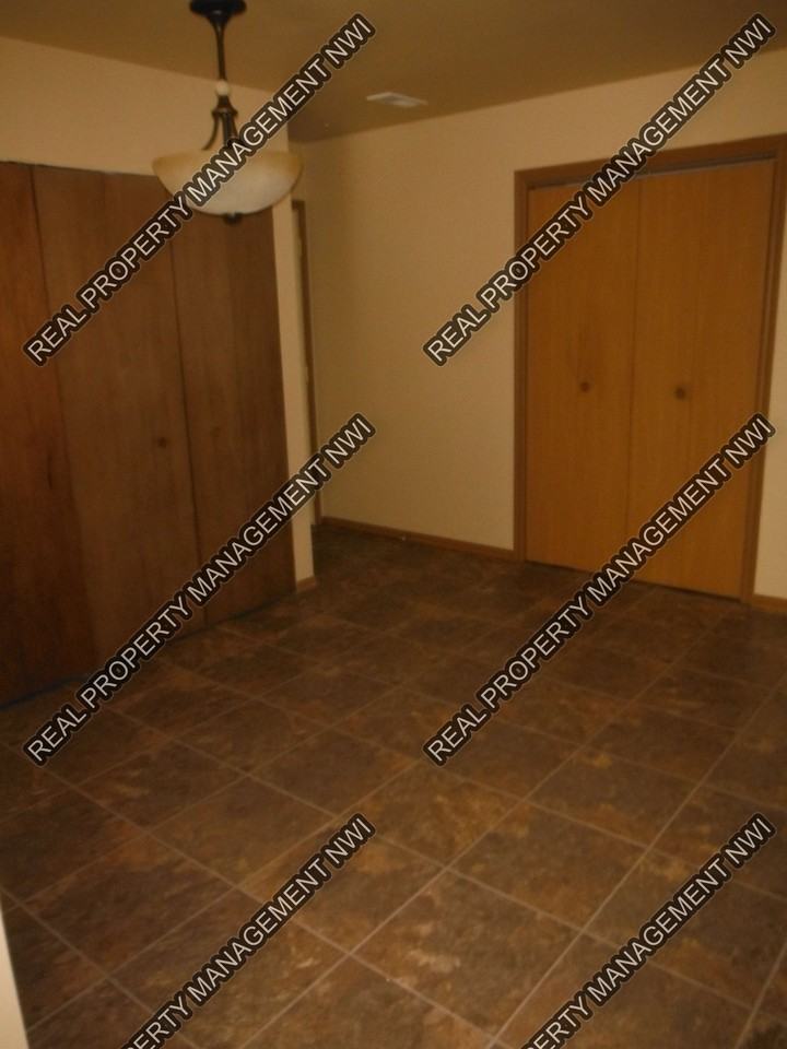 9532 Keilman St - Photo 3 of 10