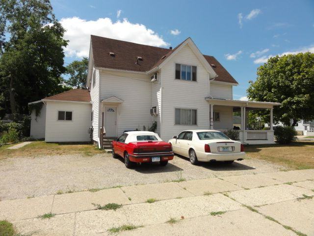 300 S Clay St - Photo 2 of 4