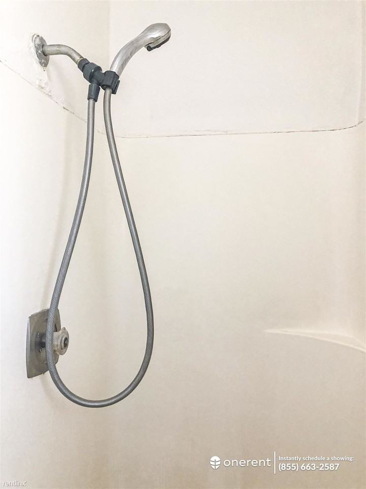 742 Broadway St - Photo 2 of 13