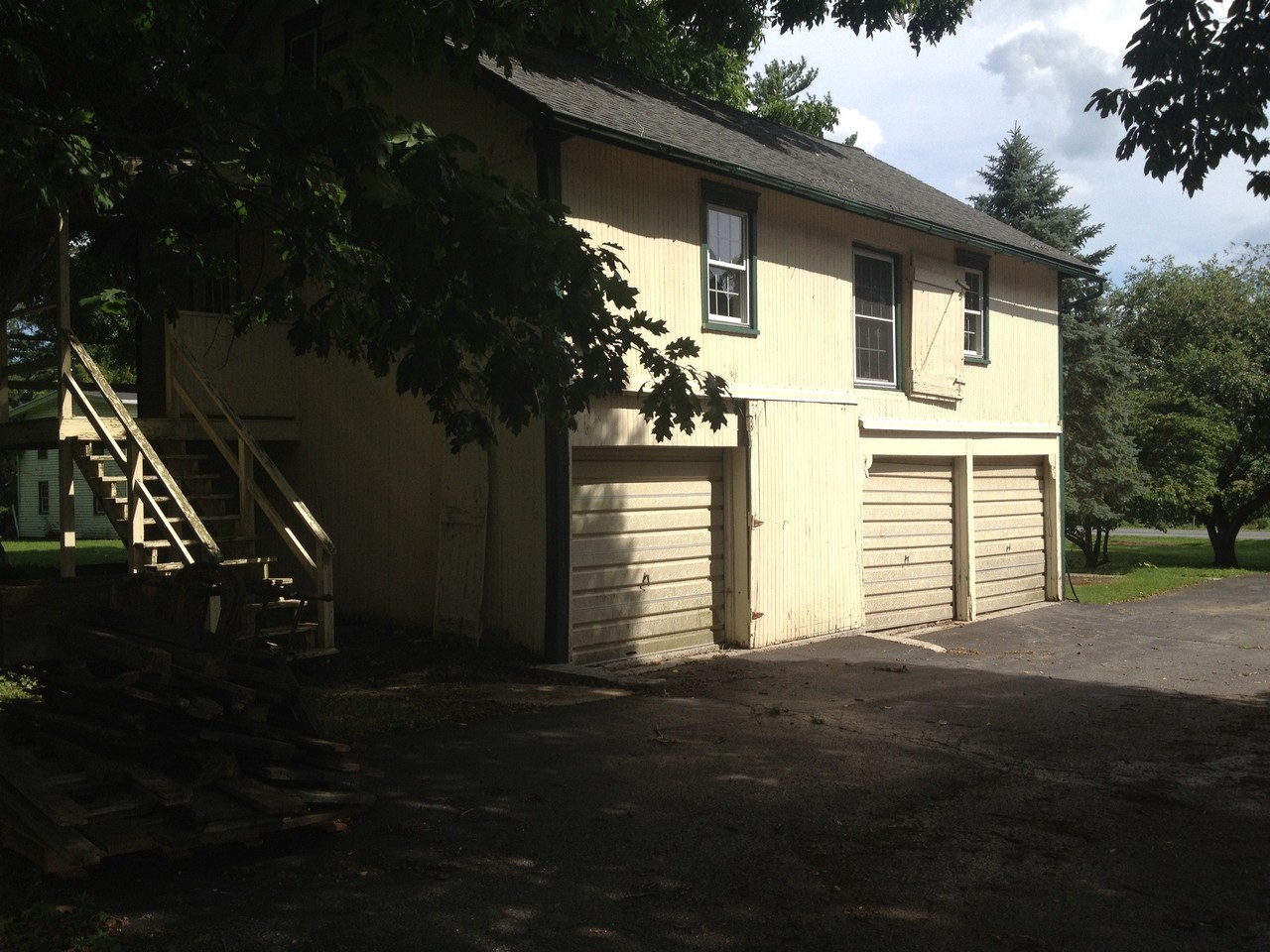 1353 Harrisburg Ave - Photo 2 of 7