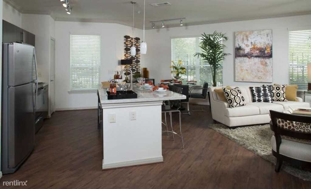 8877 Lakes At 610 Drive #53078 - Photo 3 of 23