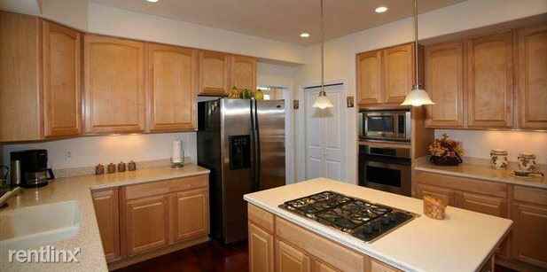 16727 Yellowstone Cir - Photo 3 of 12