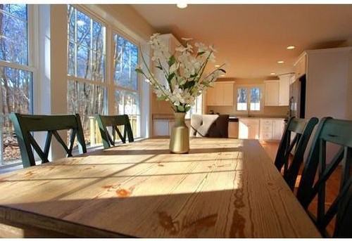 296 Lexington St - Photo 2 of 8